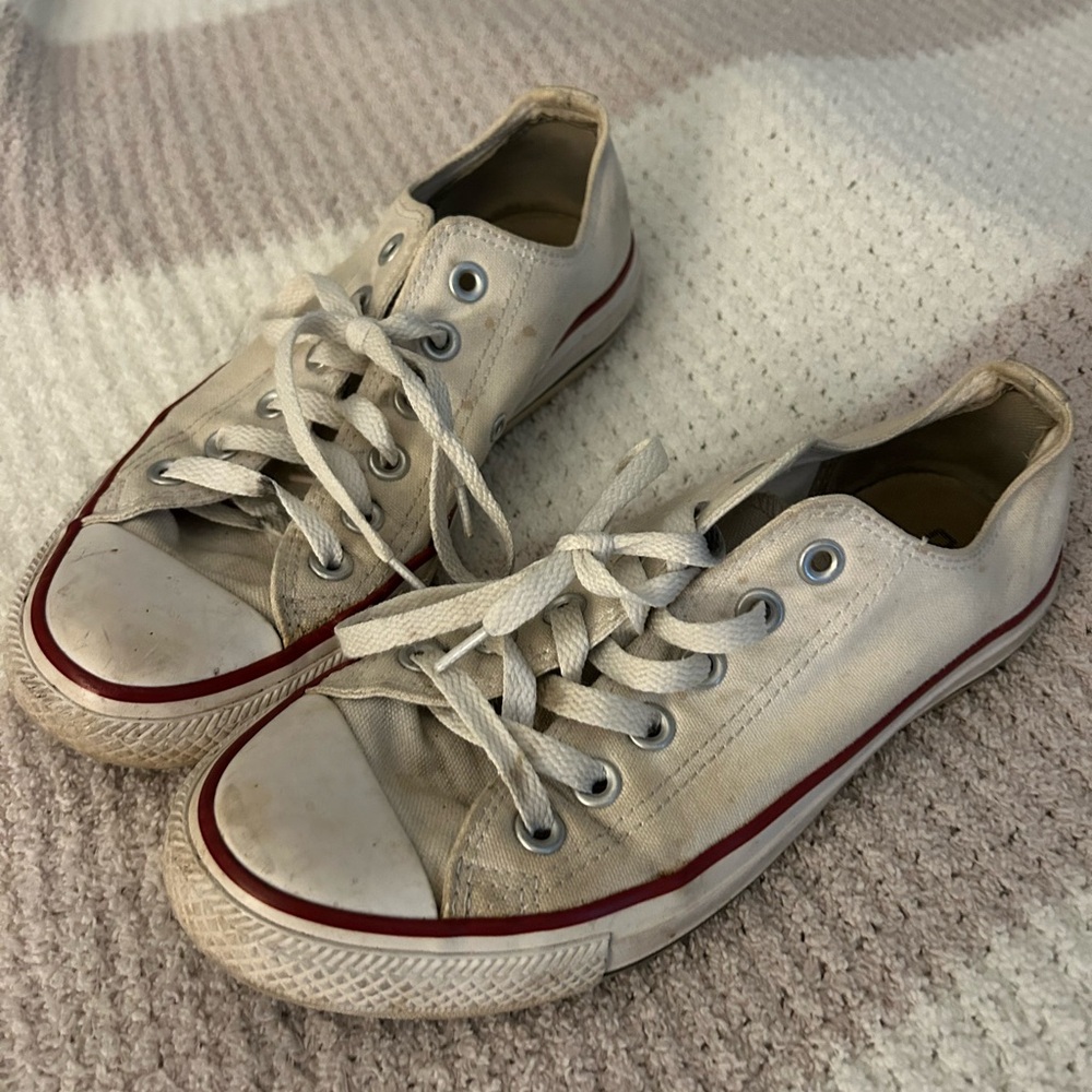 Converse low top